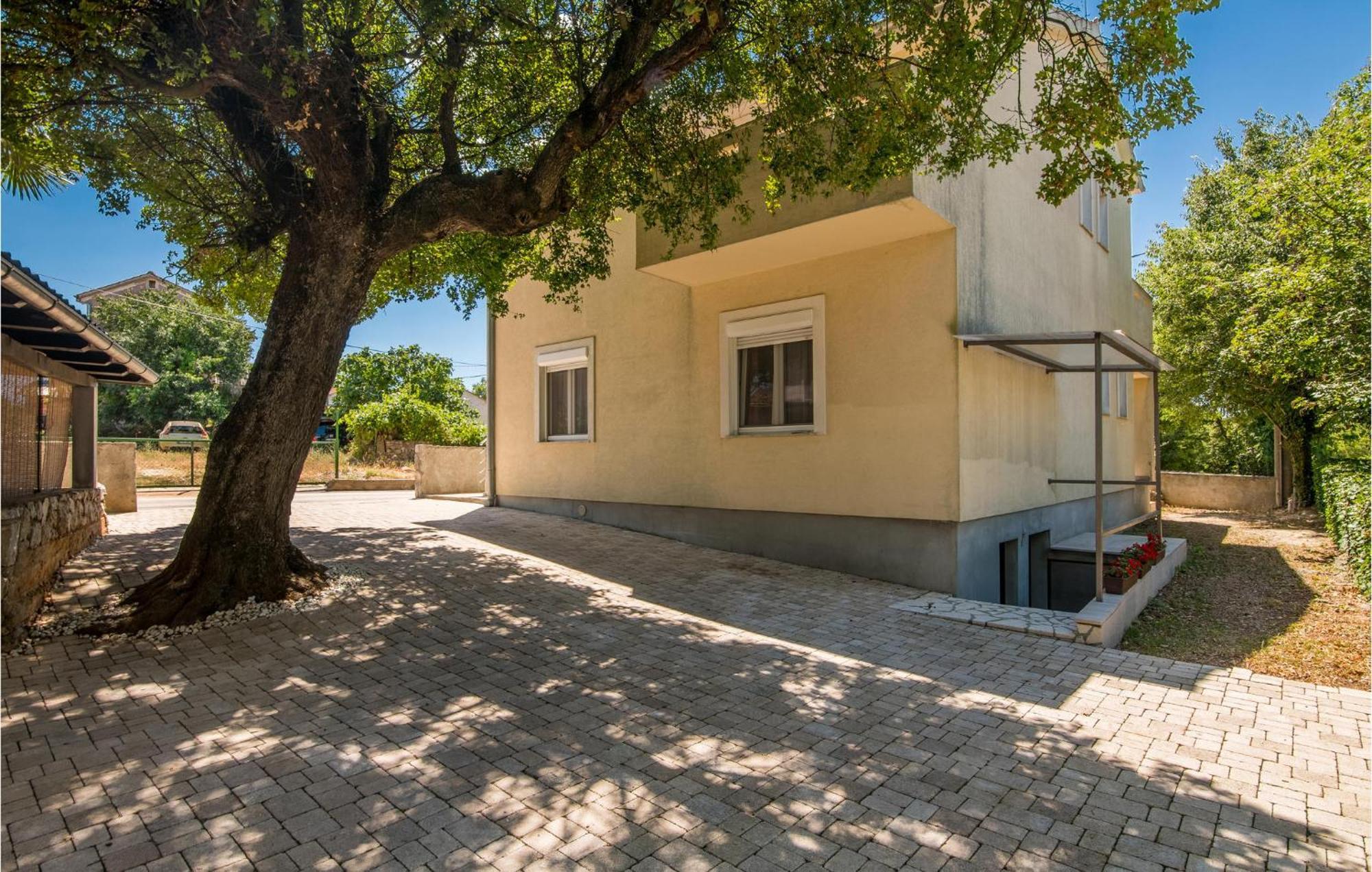 Cozy Apartment In Malinska Dubasnica With Wifi Exterior photo